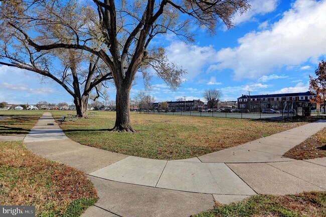 Building Photo - 2857 Plainfield Rd