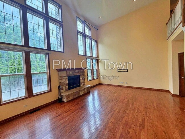 Building Photo - 2050 Rockland Dr