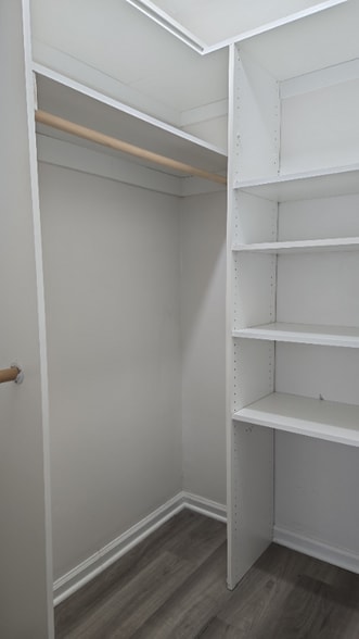 Building Photo - 333 Kennedy Dr