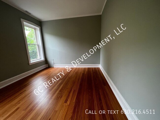Building Photo - 2144 W Estes Ave