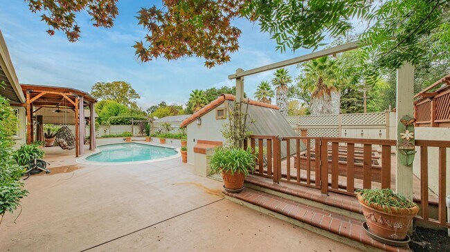 Building Photo - 22 Greengate Ct