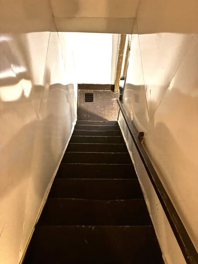 Building Photo - Charming 3-bedroom, 1-bath single-family home