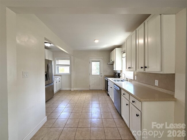 Building Photo - 2520 Brentwood Pl