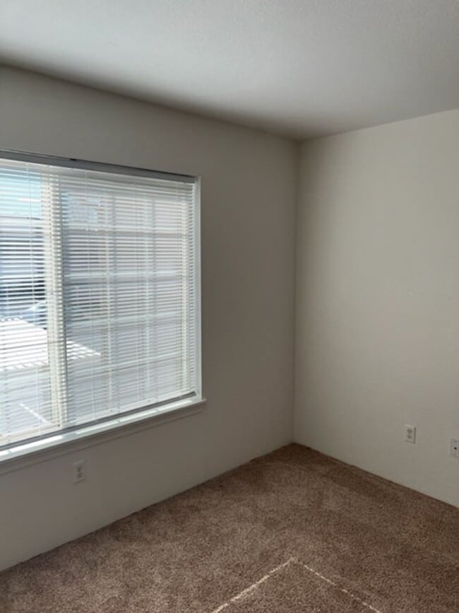 Building Photo - 3044 Sheraton Ct