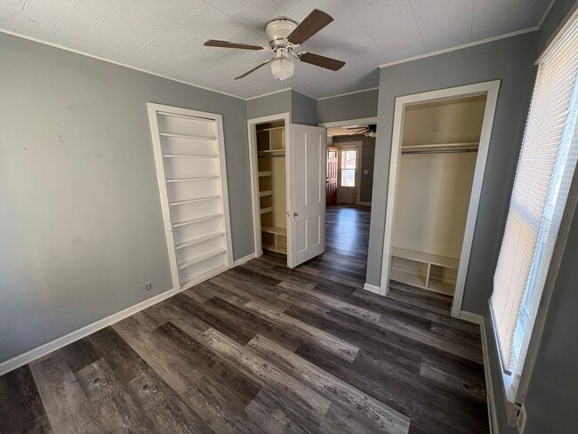 Building Photo - 507 S Third