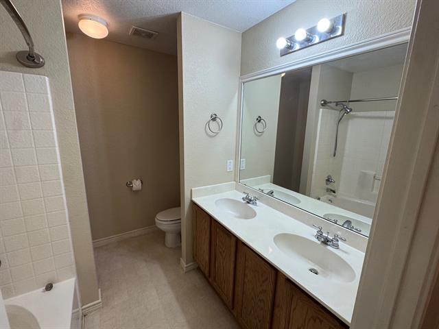 Building Photo - 8831 Holliday Ln
