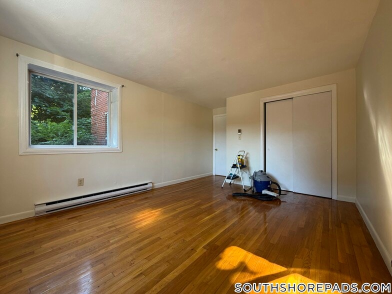 Building Photo - 255 Elm St