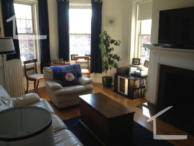 Building Photo - No Brokers fee, Ho Security Deposit, heat,...