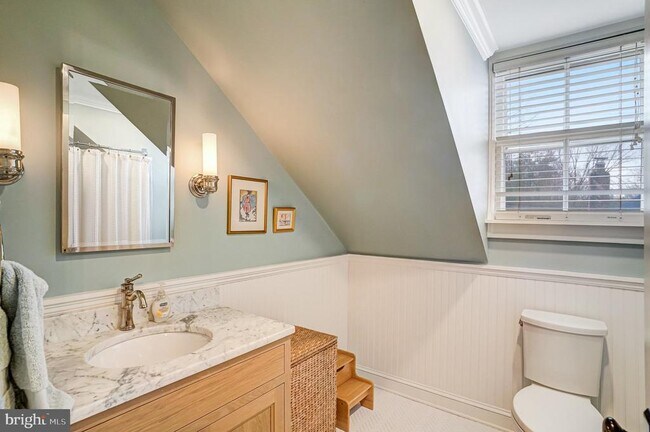 Building Photo - 7153 Main St