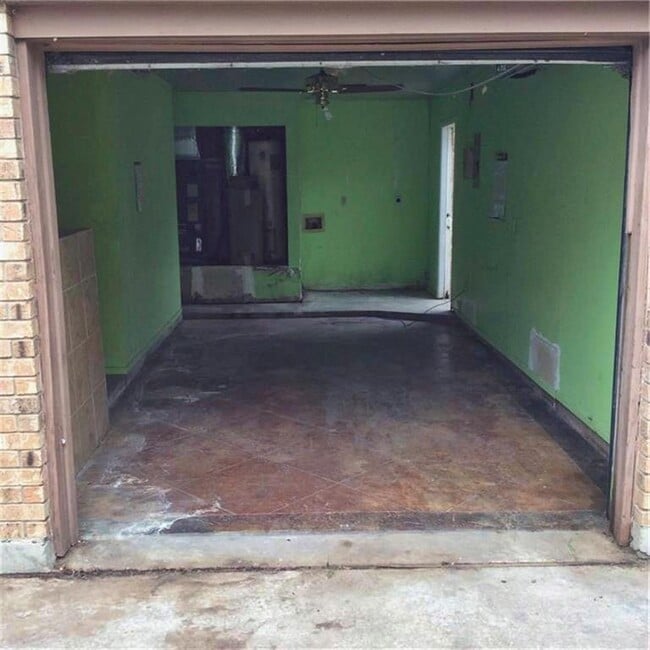 Building Photo - 9712 Eastwend Dr