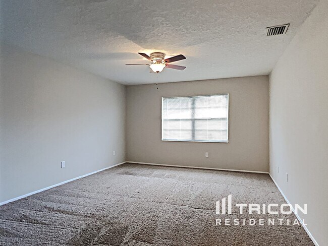 Building Photo - 707 Climate Dr