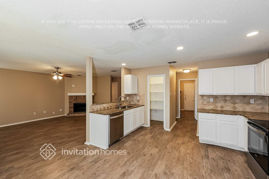 Building Photo - 2912 Barberini Dr