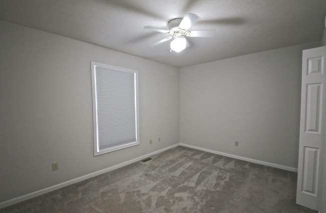 Building Photo - 797 E Sherwood Hills Dr