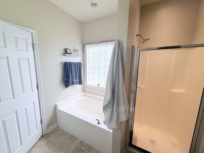 Building Photo - 174 Moonstone Ct