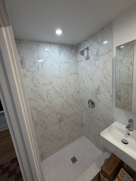 BATHROOM - 600 Brinley Ave