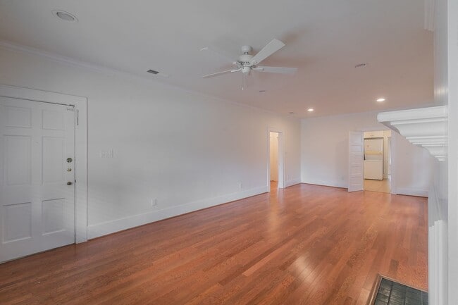 Building Photo - PRETTY HOME NORTH OF THE BRICKS in the CUL...