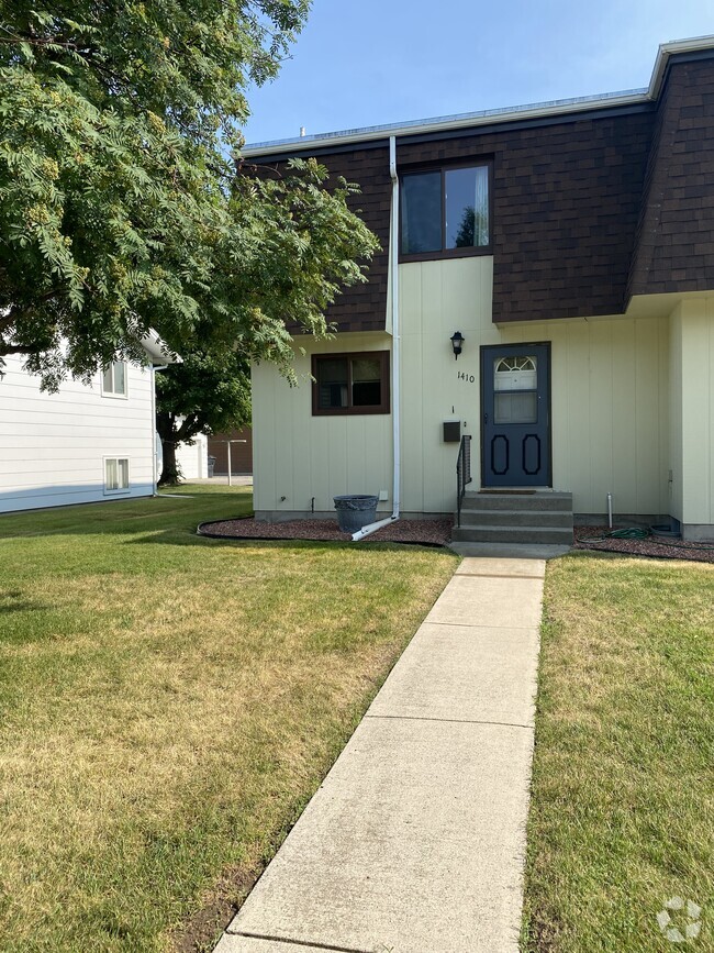 Building Photo - 1410 Yellowstone Ave