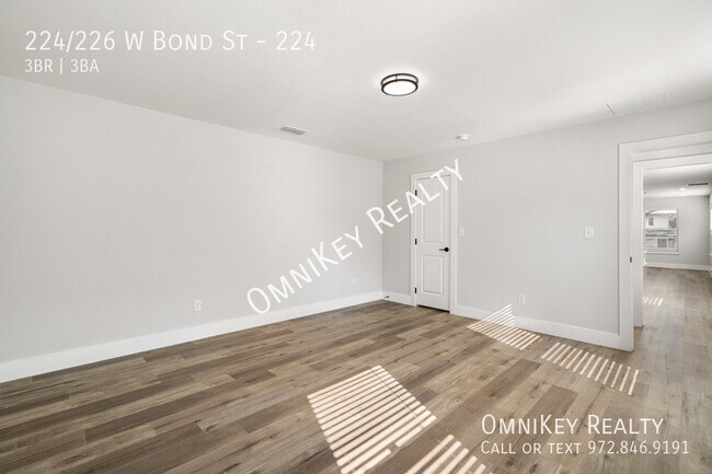 Building Photo - 224/226 W Bond St-224