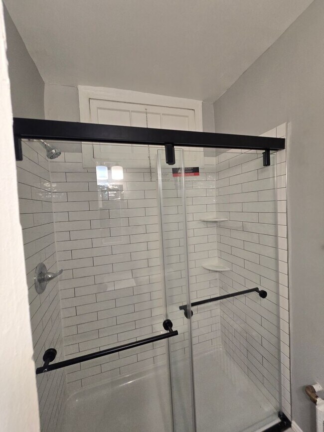 Building Photo - 1128 16th St NE