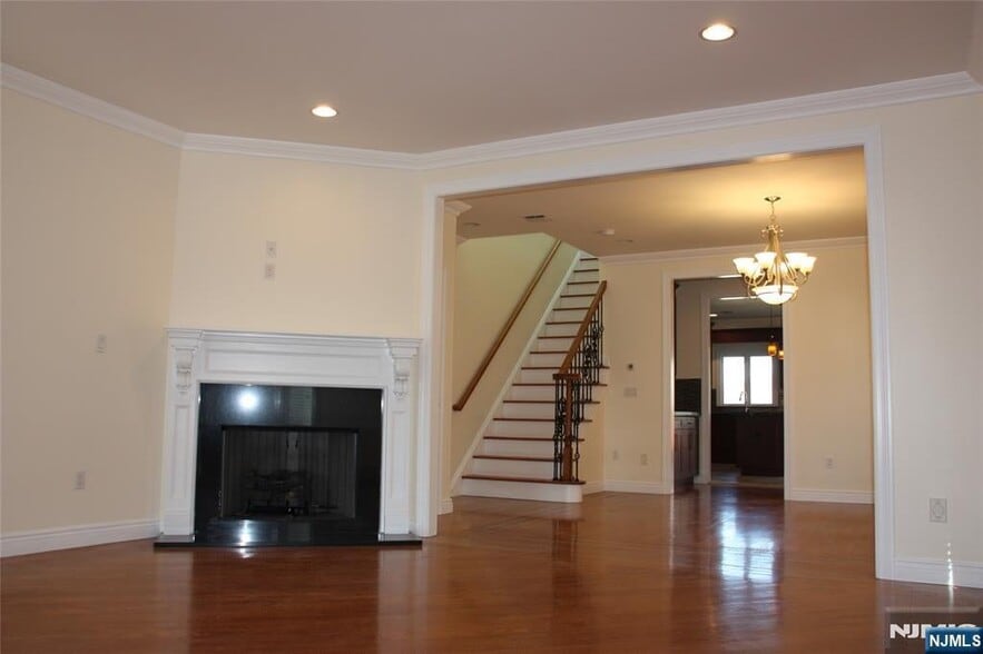 Building Photo - 413 Westview Pl