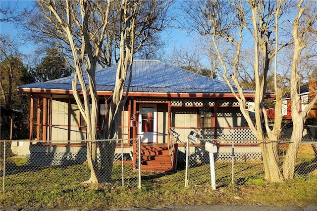 Building Photo - 1500 N Railroad St