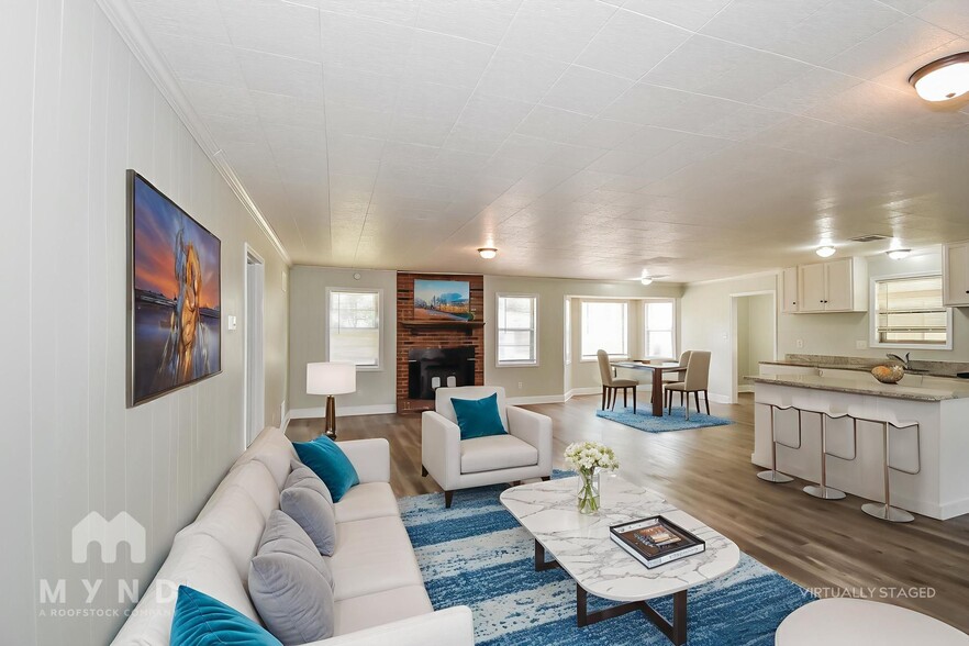 Building Photo - 8210 Danbury Cove