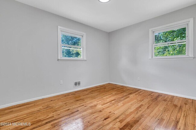 Building Photo - Take a look on this beautiful corner property