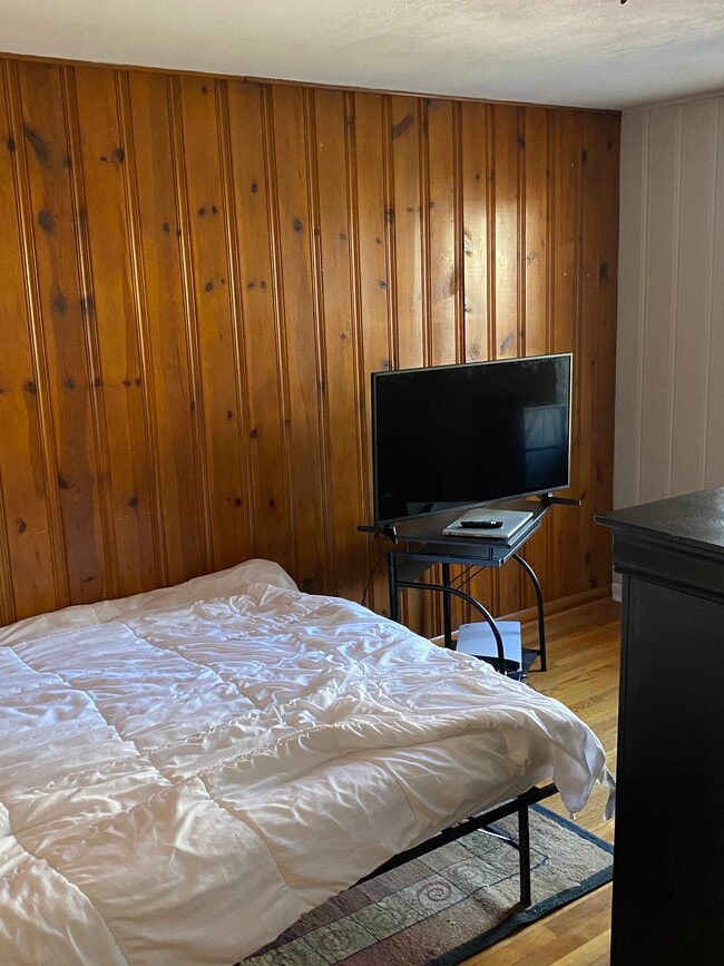 Building Photo - 1709 Atwater Ave