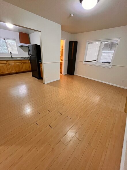 Building Photo - 1410 S Olive Ave