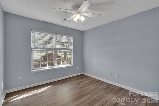Building Photo - 6340 S Bend Ln