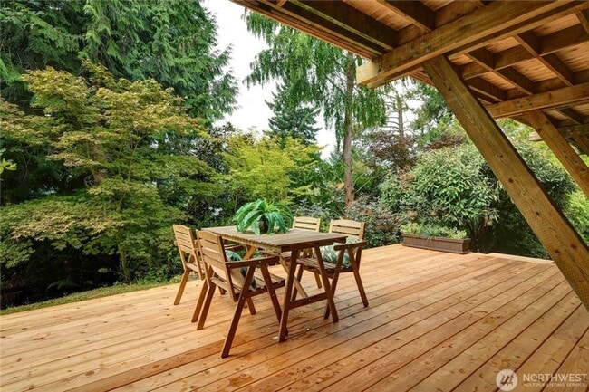 Building Photo - 5Bd/3.5Ba Newcastle House