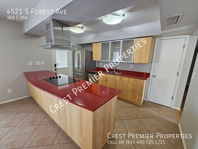 Building Photo - 4521 S Forest Ave