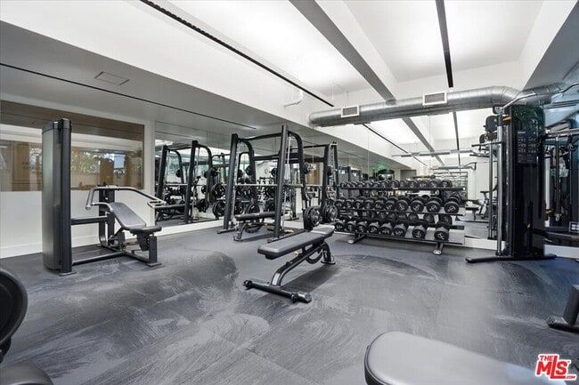 Building Photo - 2222 Ave of the Stars