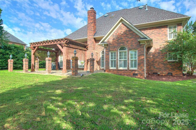 Building Photo - 1222 Weddington Hills Dr