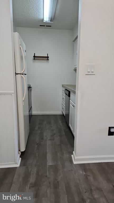 Building Photo - 909 Ravens Crest Dr