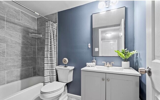 Building Photo - 6944 Cherbourg Ave S