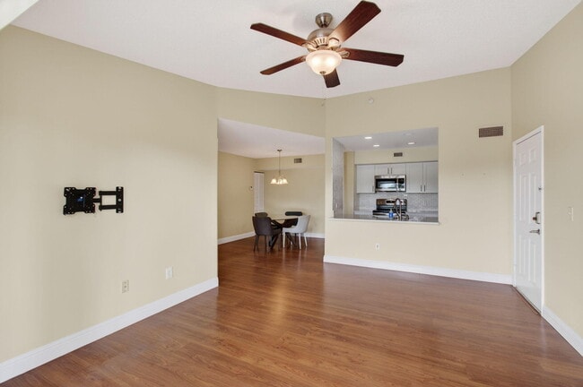 Building Photo - 157 Yacht Club Way