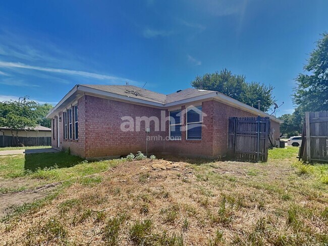 Building Photo - 1898 Barton Springs Dr