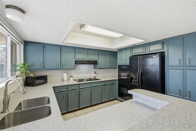 Building Photo - 1007 Lime Rock Dr