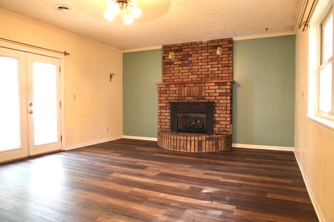 Building Photo - 16280 Hardwood Ln