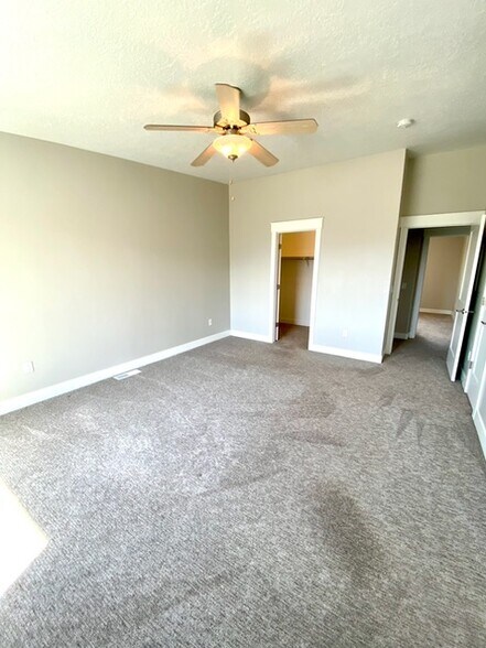 Building Photo - 10439 S Beetdigger Blvd