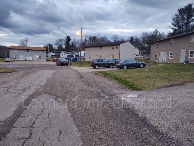 Building Photo - 210 Patricia Dr