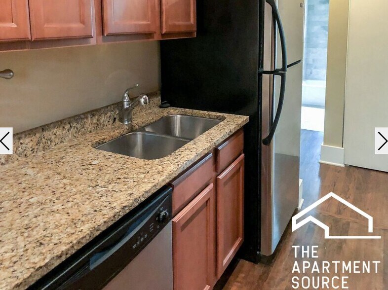 Building Photo - 1849 W Cornelia Ave