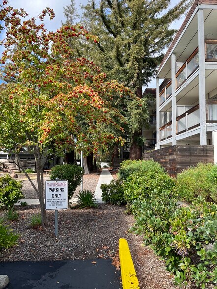 Building Photo - 4081 Clayton Rd