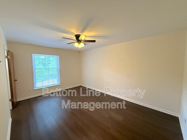 Building Photo - 4605 Coronado Dr