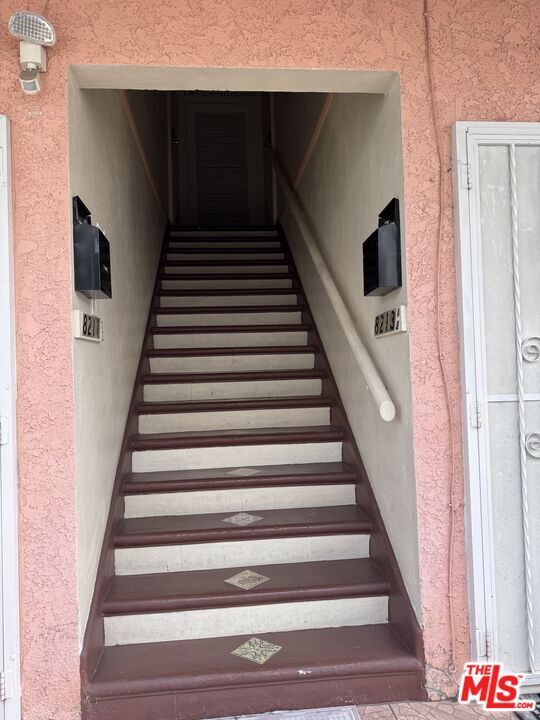 Building Photo - 8211 Crenshaw Dr