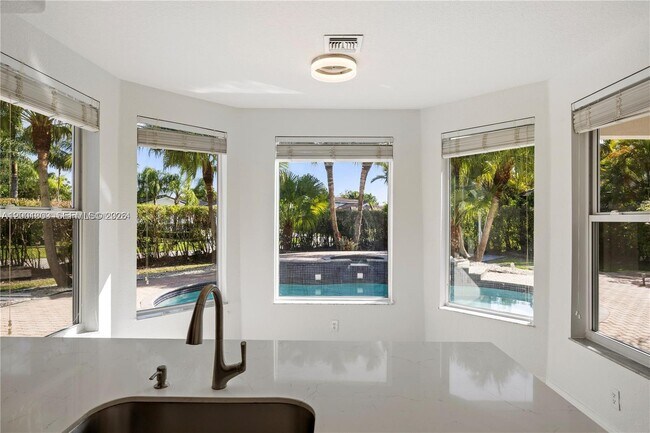 Building Photo - 16449 SW 84th Pl