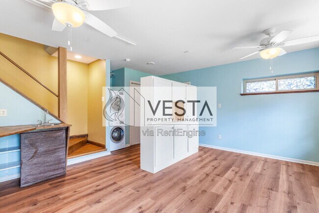 Building Photo - 10 Wellspring Ln