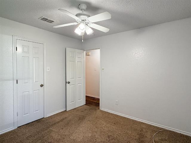 Building Photo - 701 Daniels Dr