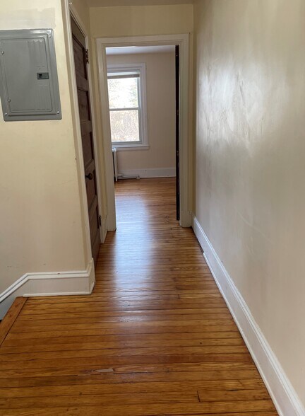 Hallway - 175 N Lansdowne Ave